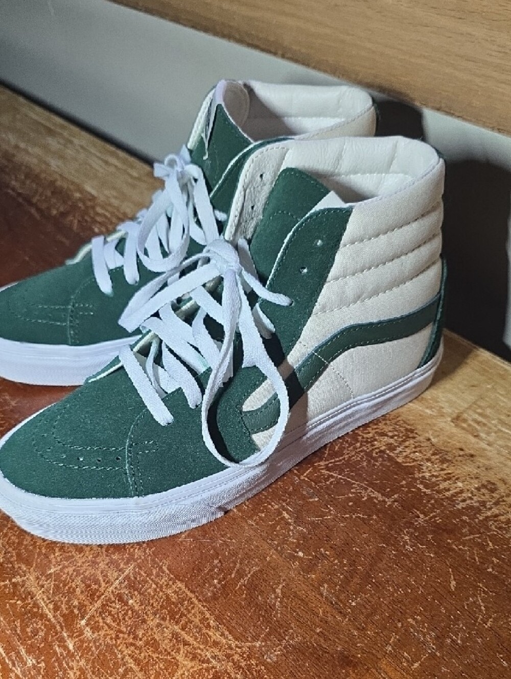 Vans Sk8-Hi Shoe | Green & White | Size 8.5 W/7.0 M | Like New 👟🔥High Tops - Picture 10 of 15